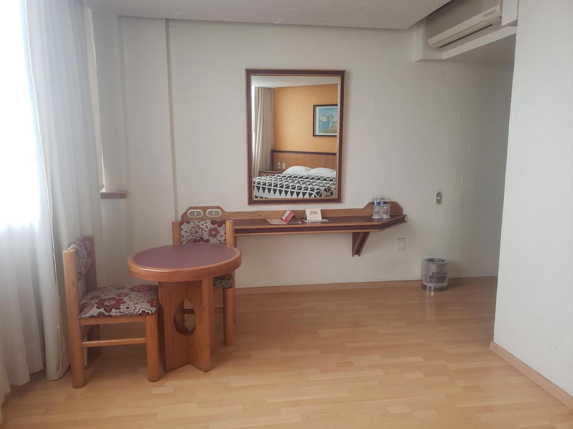 Hotel Alcampo Miranda Phòng bức ảnh