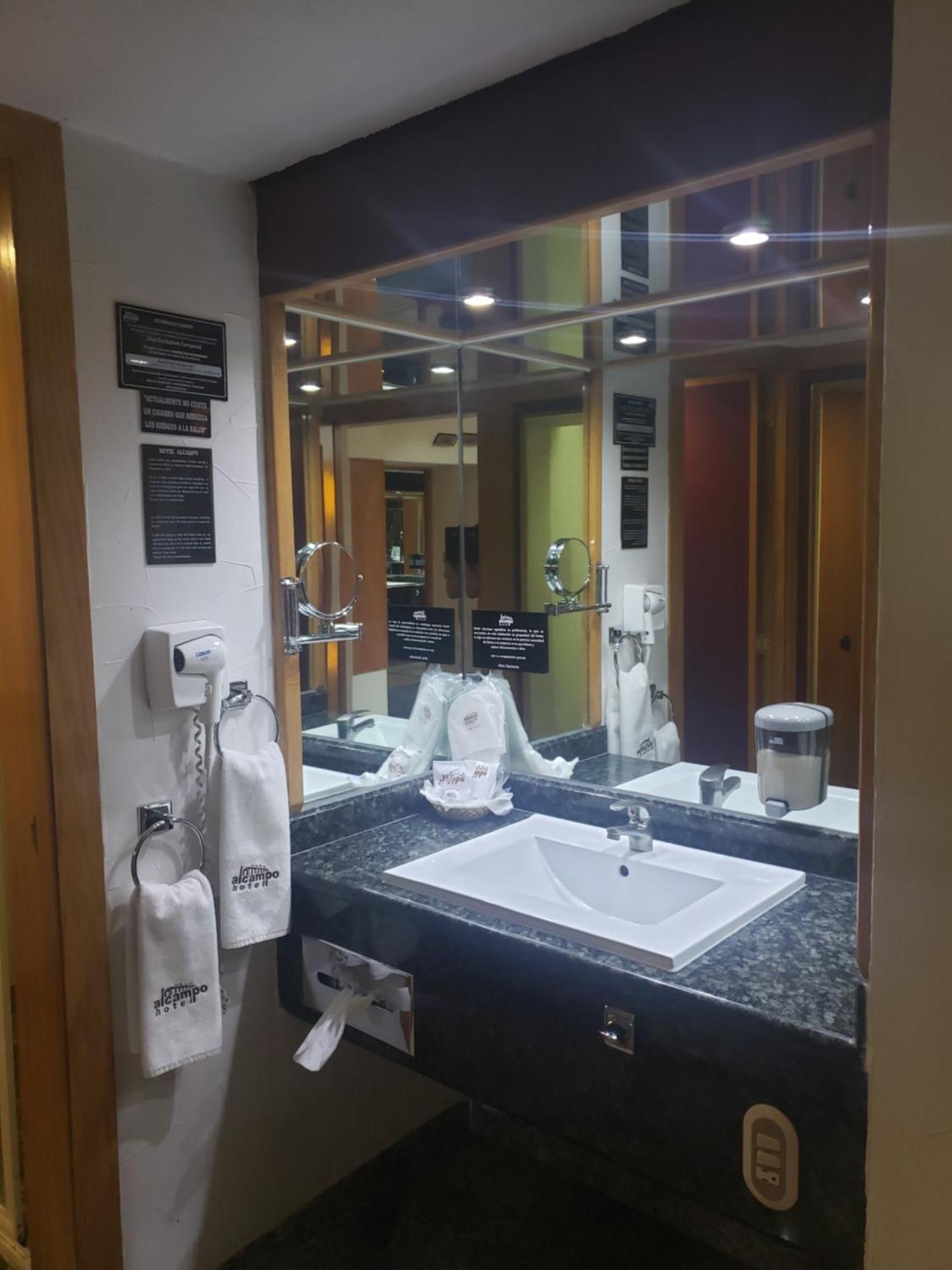 Hotel Alcampo Miranda Phòng bức ảnh